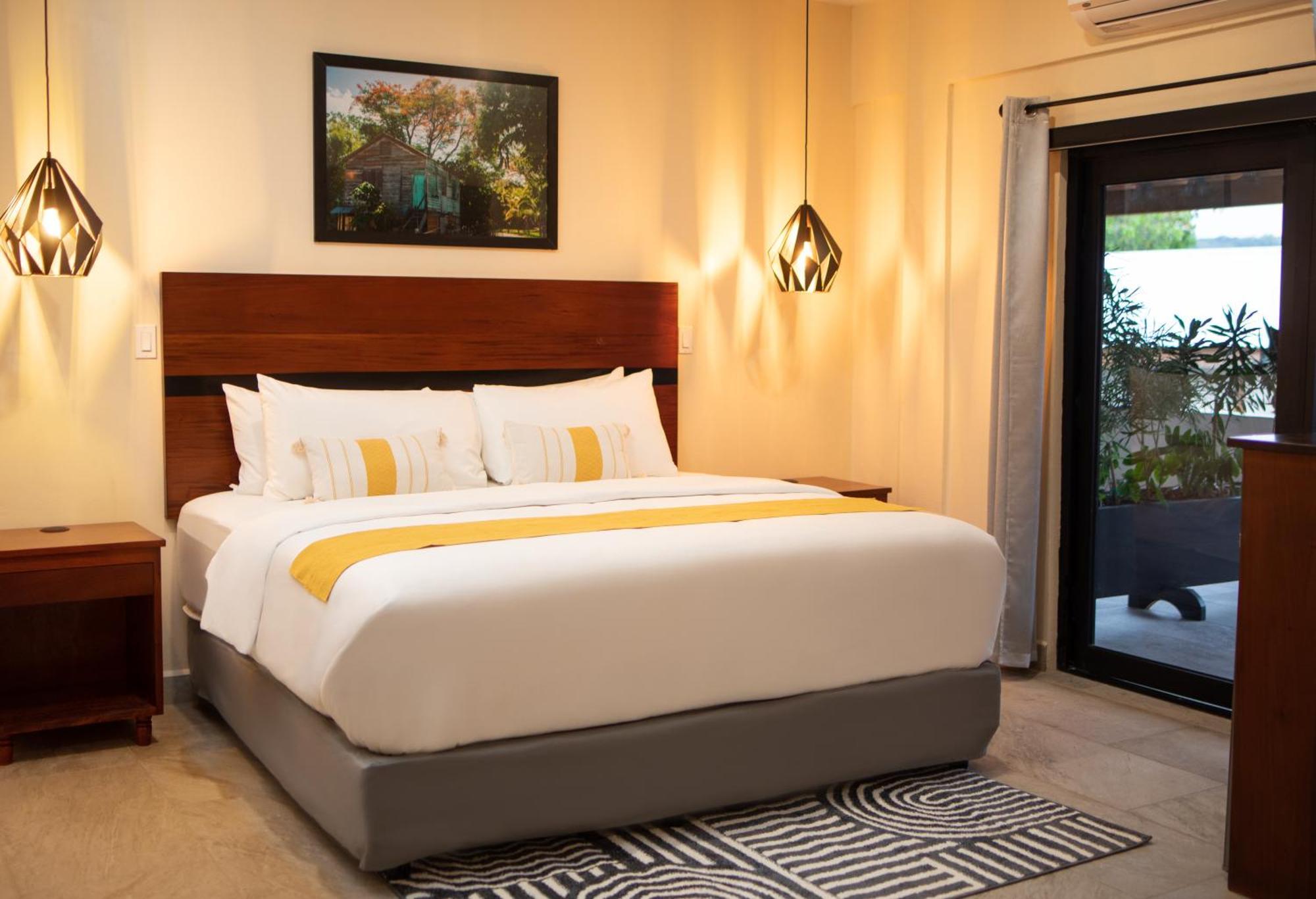 Deluxe King Suite
